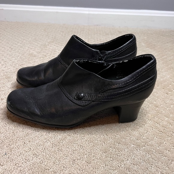 Clarks Slip-On Loafer in Black Size 9 - Picture 2 of 5